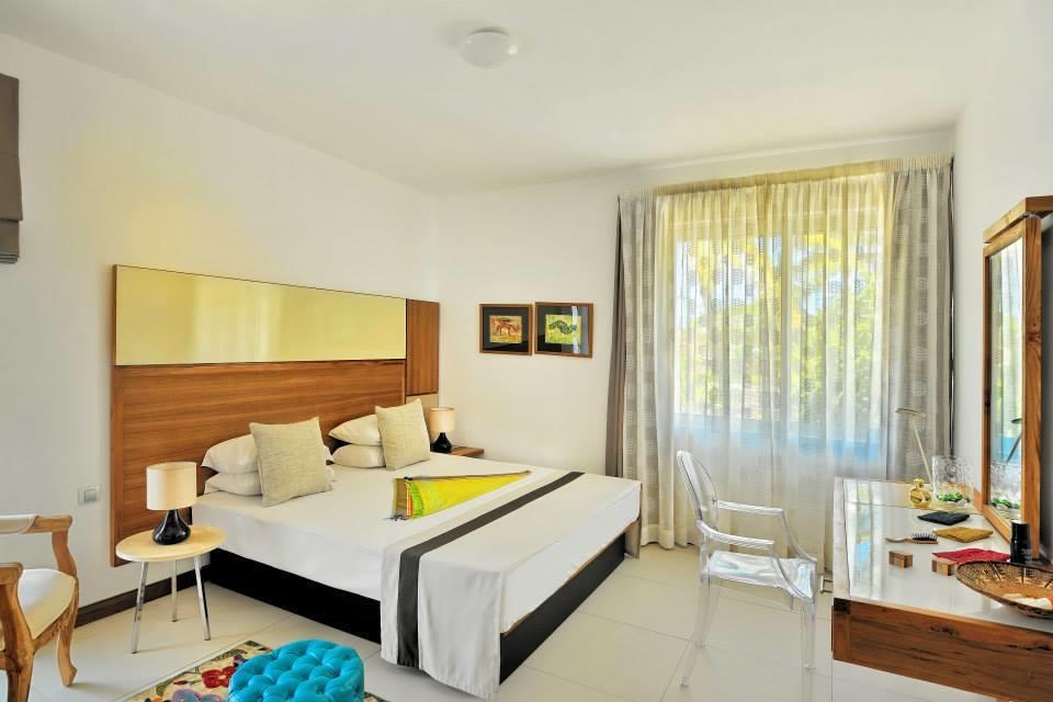 So Beach Villa In Situ Roches Noires Exterior photo